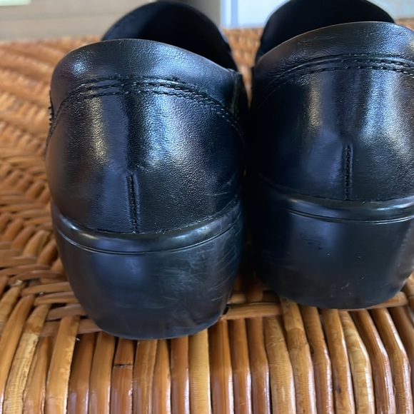 Clark’s. Black. Size 6M. Excellent condition. Very comfortable. Biz casual. EUC - Picture 4 of 7